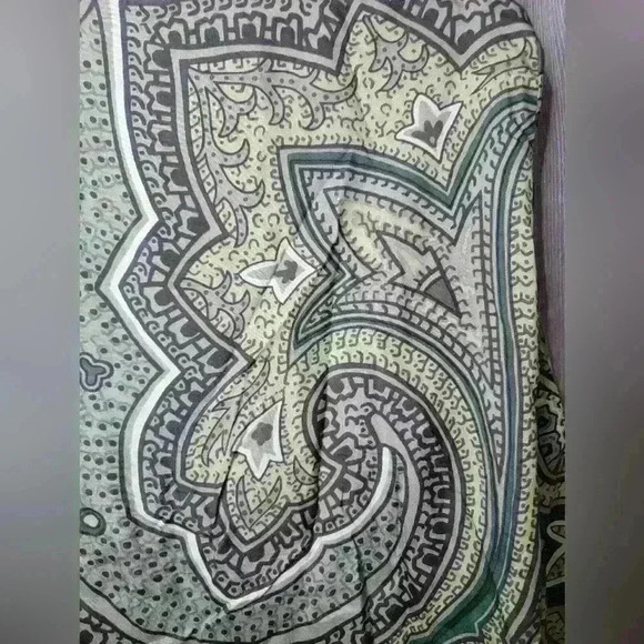 Linda Allard for Ellen Tracy long sleeve button-down silk blouse size 18. - Picture 5 of 5